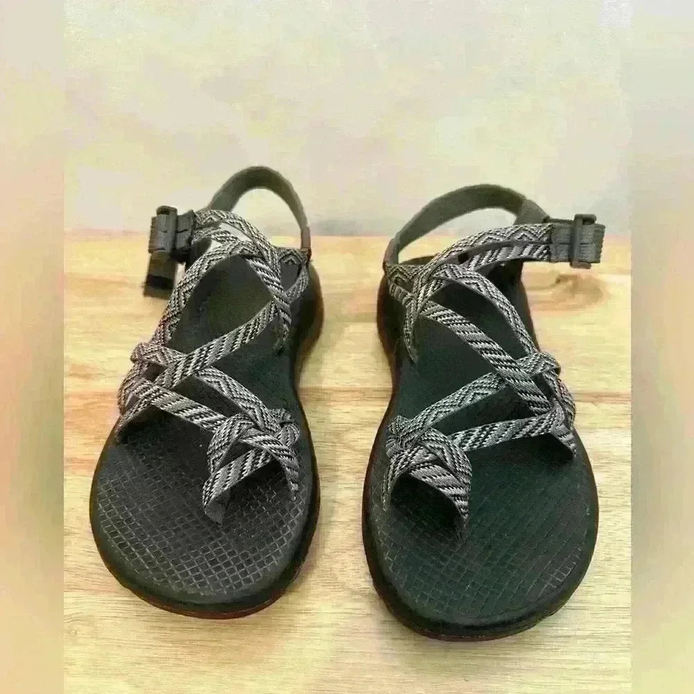 Women's Size 8 Chaco Classic Sandals - Grey and Black‎